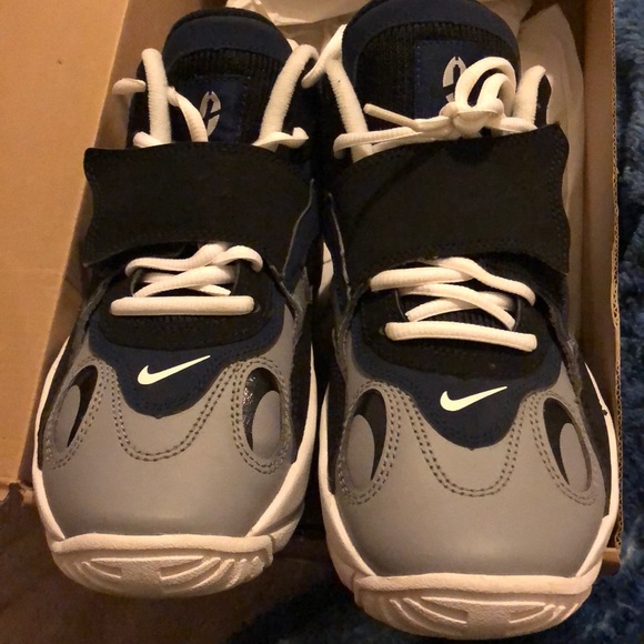 Shoes - Picture 2 of 3